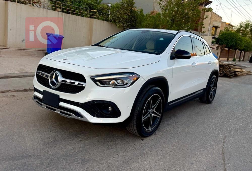 مێرسێدس بێنز GLA